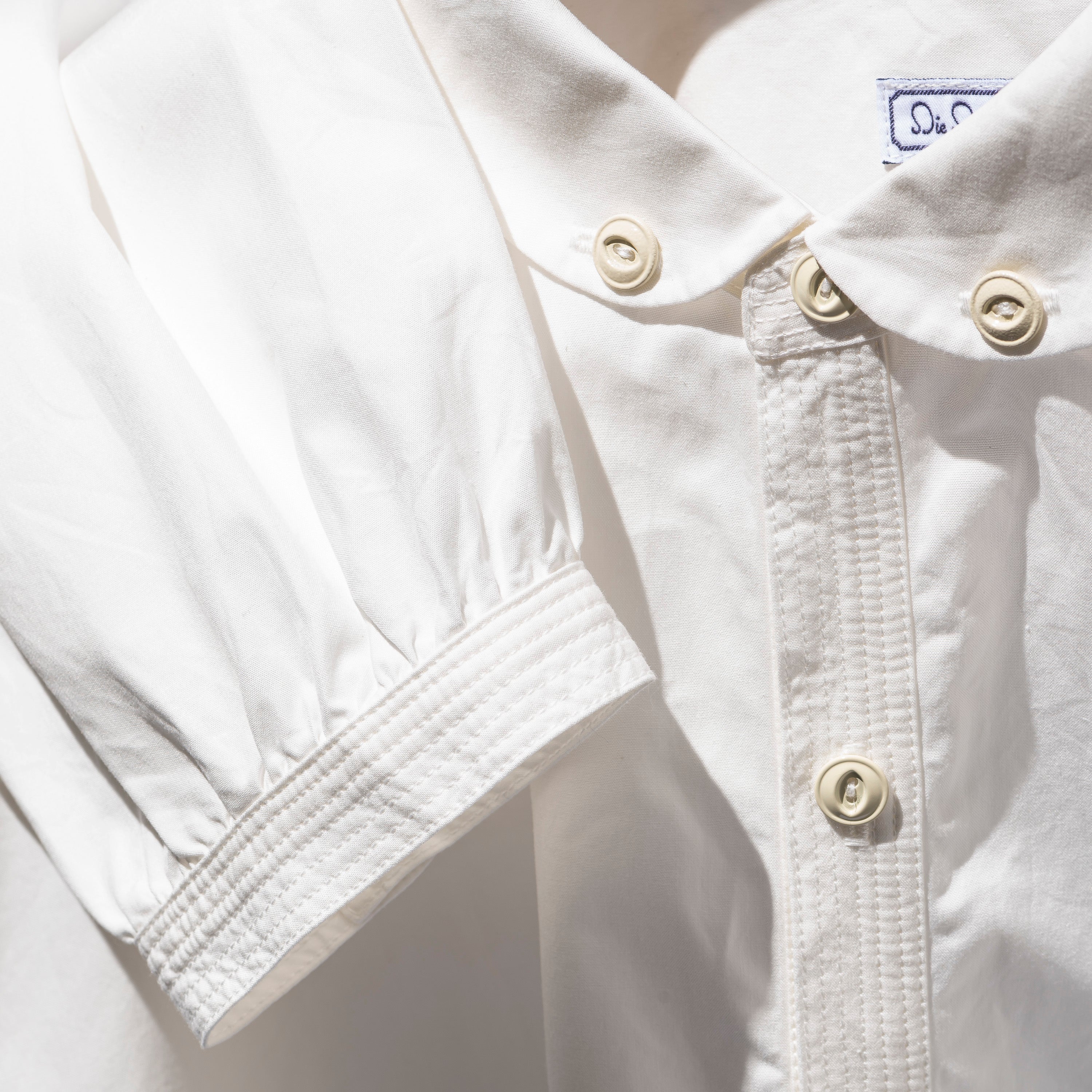 Multi-pocket White Shirt