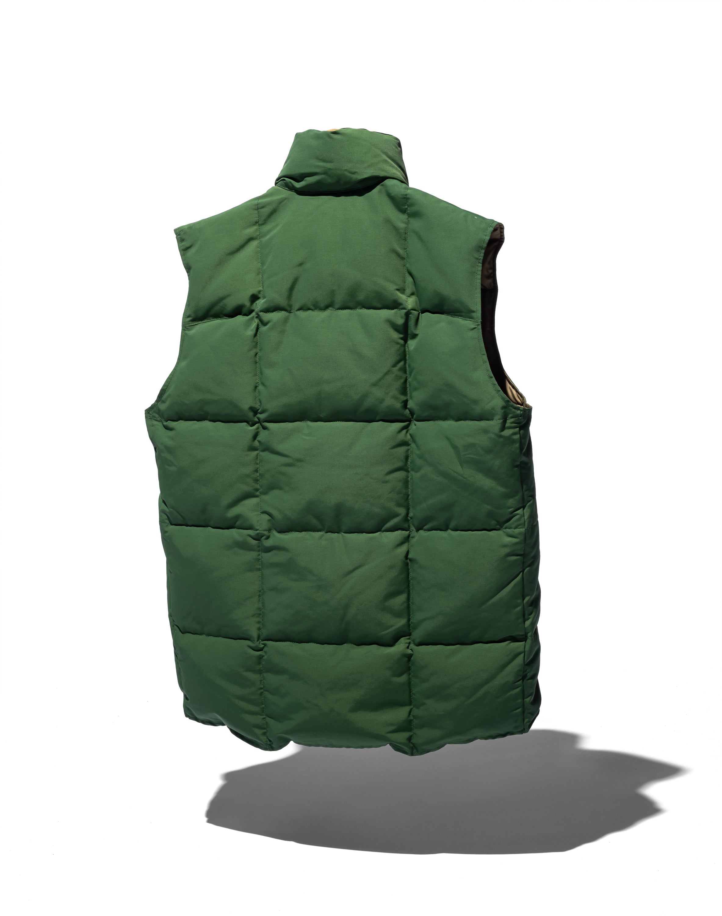 Down Sierra Vest – A YOUNG HIKER